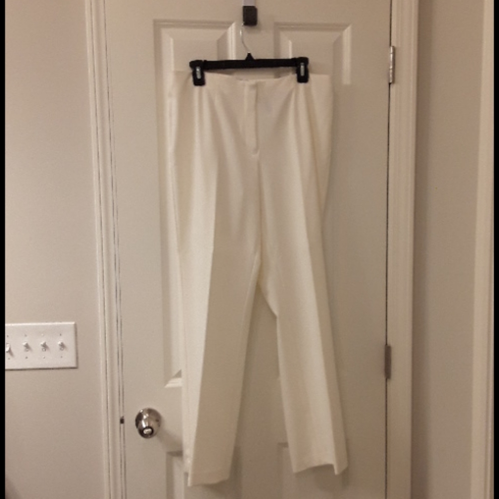FIRST ISSUE Pants A Liz Claiborn Co.